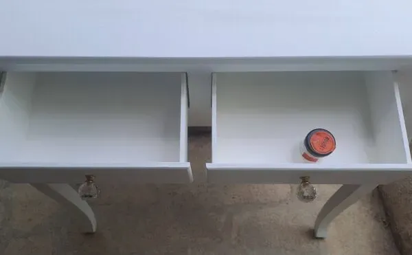 Illustration numéro 4 du produit Console coiffeuse en bois peint blanc france 2000 / décoration vintage rétro chambre classique