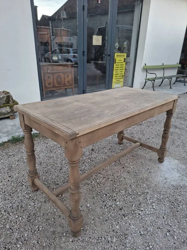 Illustration numéro 4 du produit Table de ferme en chêne massif entièrement Aérogommer