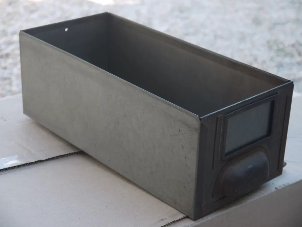 Illustration numéro 4 du produit Casiers tiroirs industriels métalliques années 60