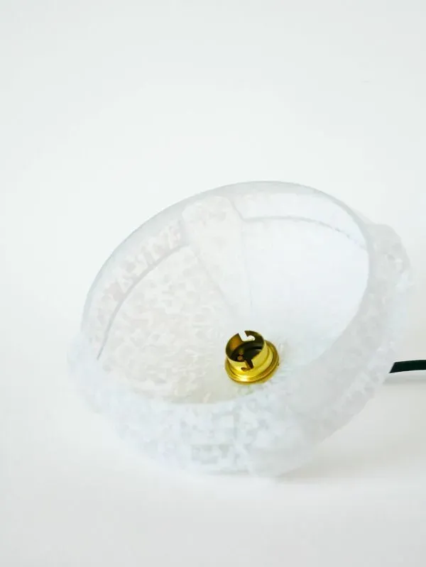 Illustration numéro 4 du produit Suspension Art Déco en verre de Clichy blanc, 1930