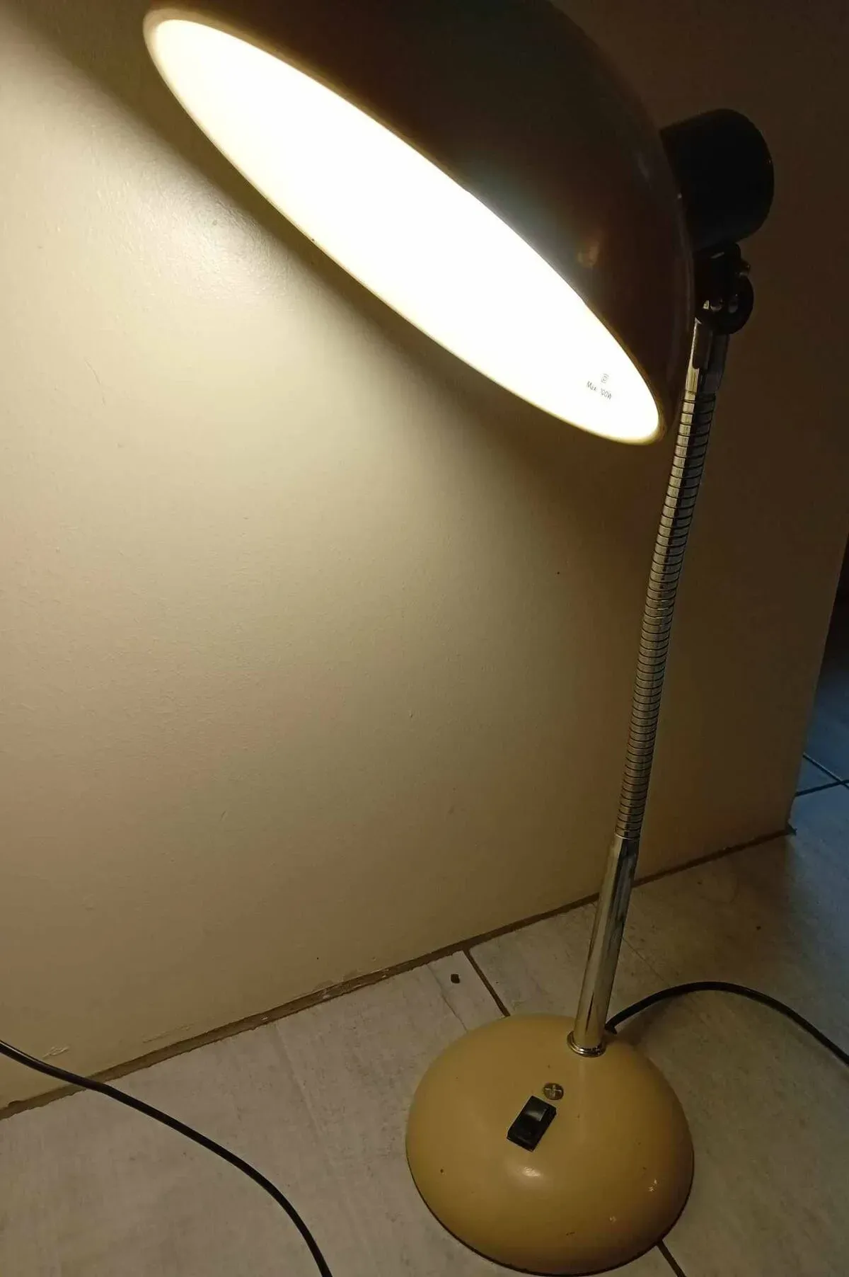 Illustration numéro 4 du produit Grande Lampe De Bureau Années 60/70