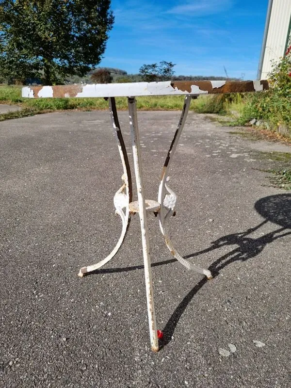 Illustration numéro 4 du produit Table bistrot