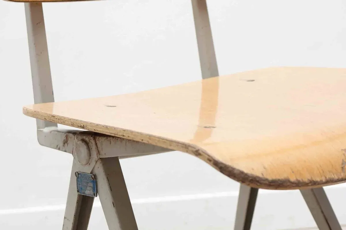 Illustration numéro 4 du produit Chaise vintage Marko S101 hêtre et gris