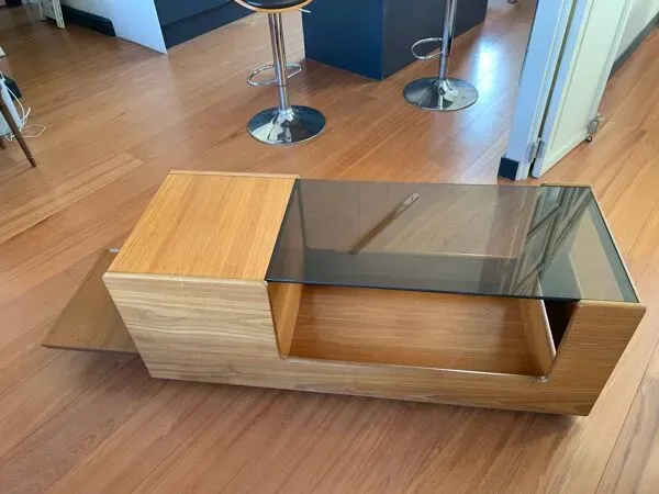 Illustration numéro 4 du produit Table basse bar danoise en teck massif et verre fumé, années 50-60