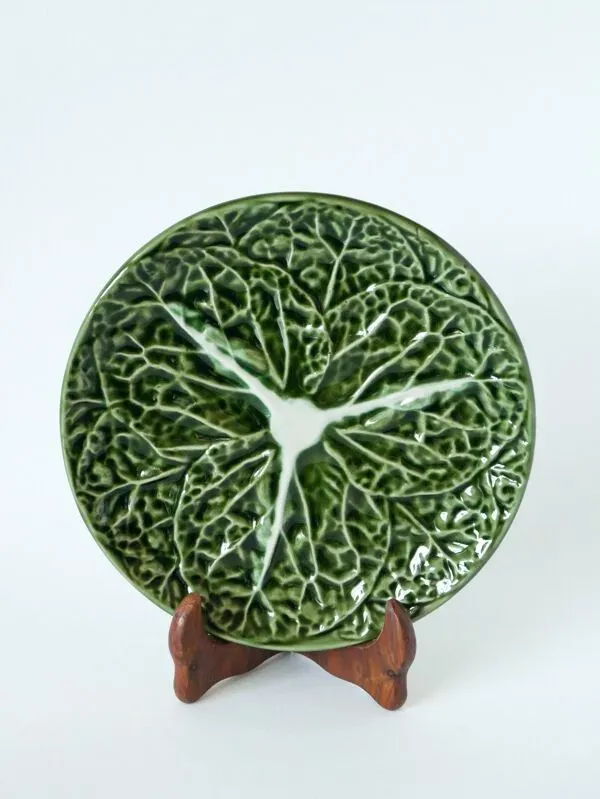 Illustration numéro 4 du produit Petit plat en barbotine modèle ''Chou'', vintage