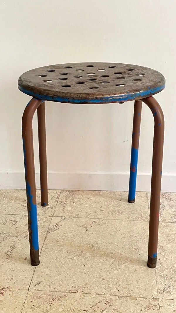 Illustration numéro 4 du produit Tabouret industriel acier patiné vintage