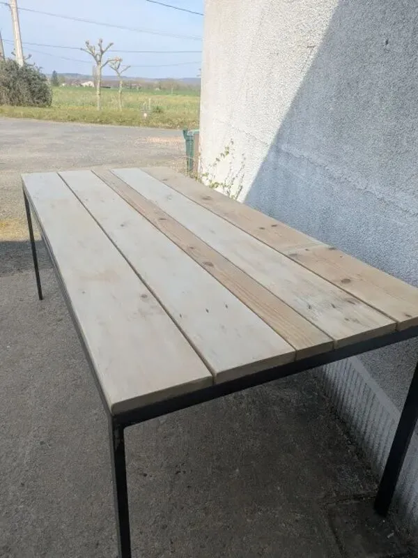 Illustration numéro 4 du produit Table industrielle