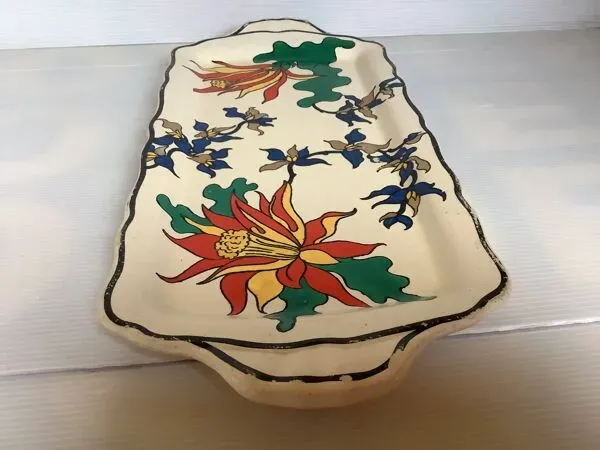 Illustration numéro 4 du produit Plat Longwy ancien à décor de fleurs