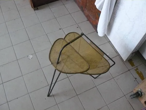 Illustration numéro 4 du produit Porte revues tole perforée