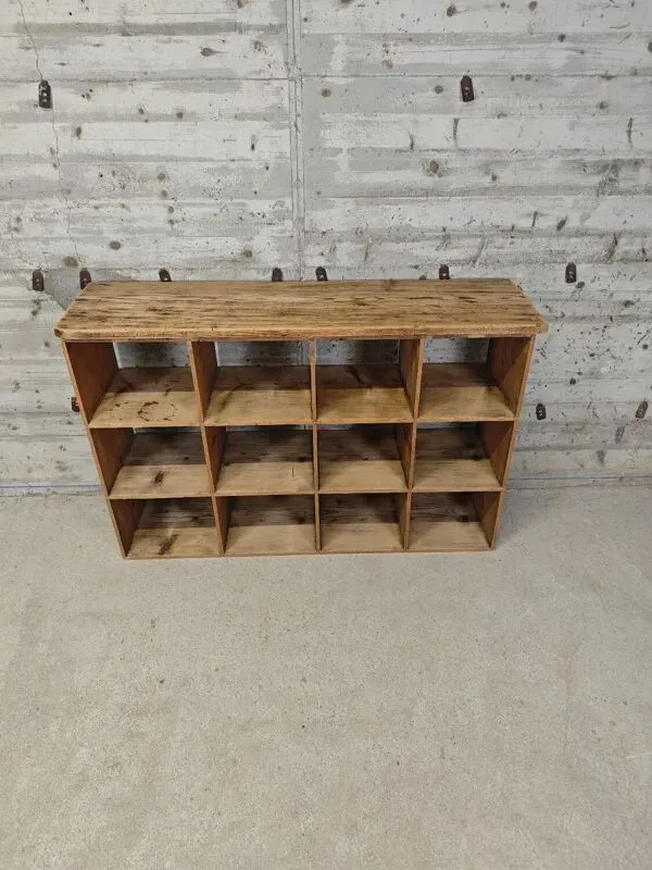 Illustration numéro 4 du produit Meuble de métier en bois brut