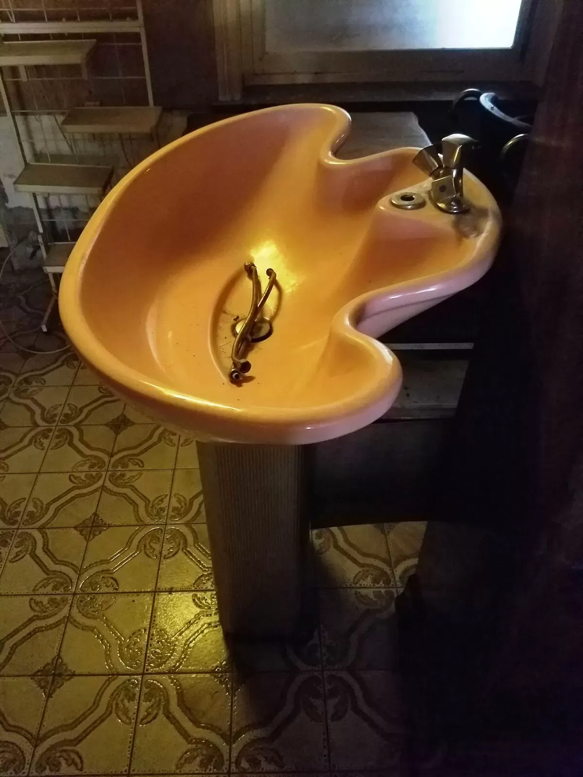 Illustration numéro 4 du produit Vasque en céramique émaillée