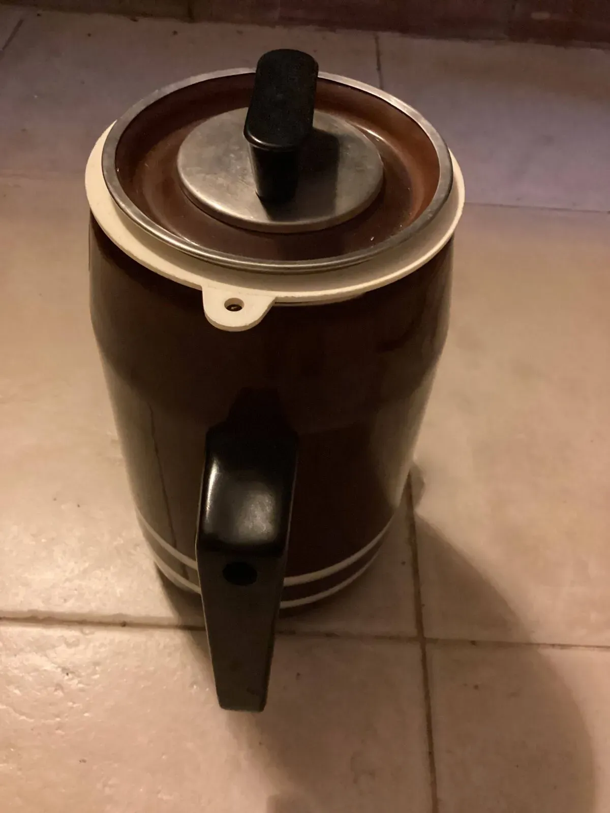 Illustration numéro 4 du produit Cafetière en Tôle Émaillée 70’