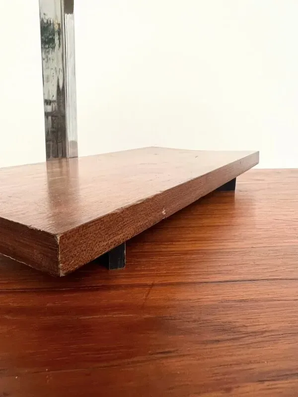 Illustration numéro 4 du produit Lampe de bureau en teck et métal laqué gris, années 50