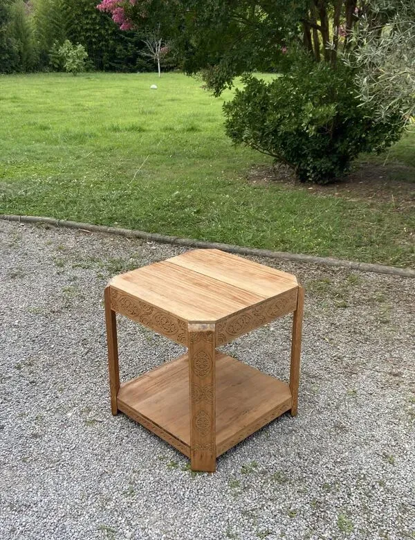 Illustration numéro 4 du produit Table d’appoint en pin