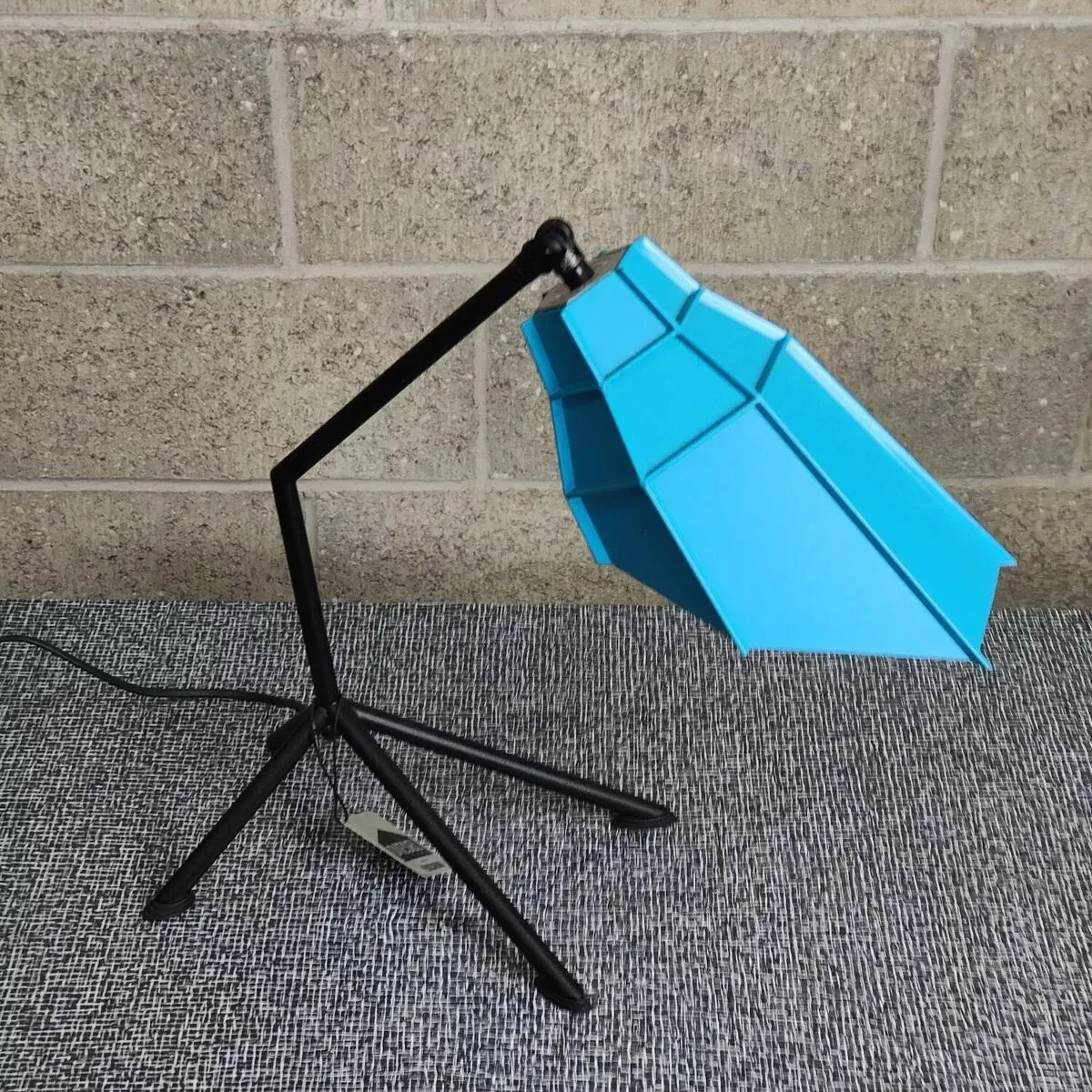 Illustration numéro 4 du produit Lampe de table Pett Nero Diesel par Foscarini