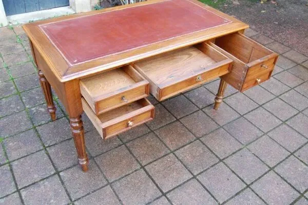 Illustration numéro 4 du produit Bureau Louis Philippe en noyer fin du 19e siècle