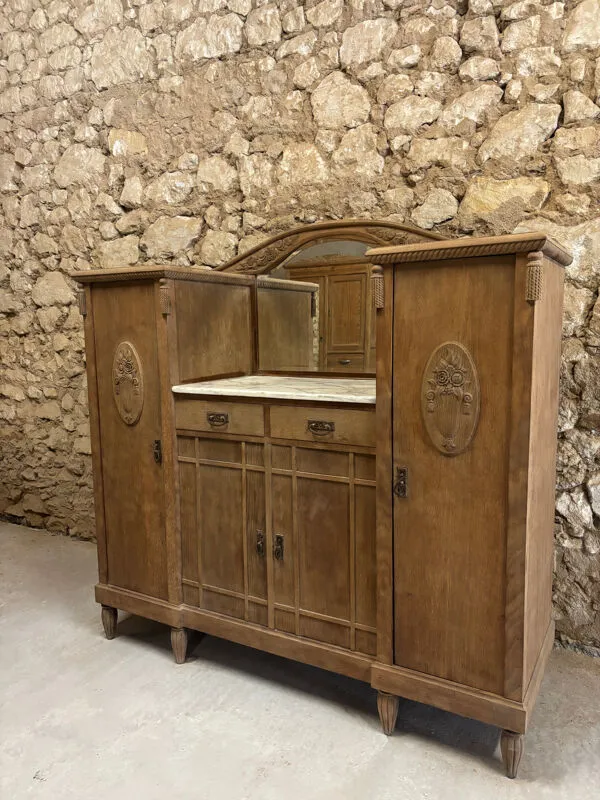 Illustration numéro 4 du produit Buffet en chêne