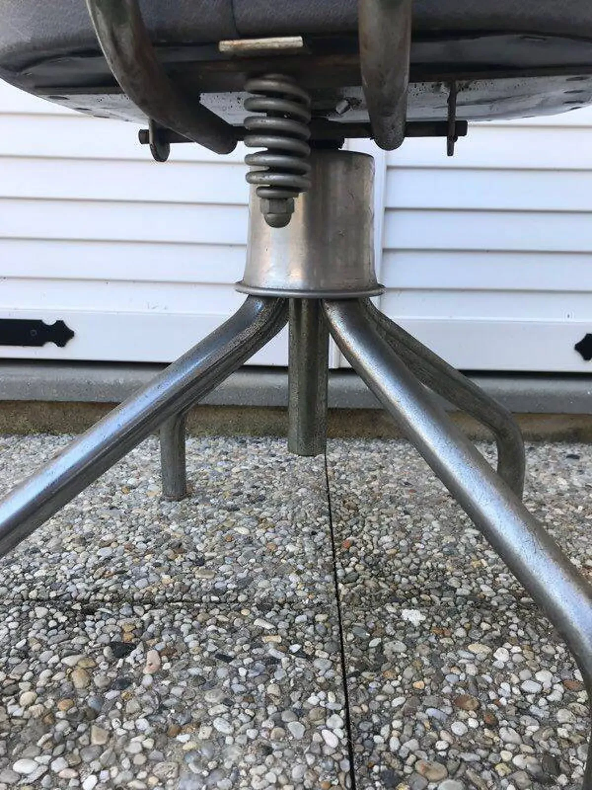 Illustration numéro 4 du produit Fauteuil chaise de travail vintage indus modèle « NORI » de 1950/60