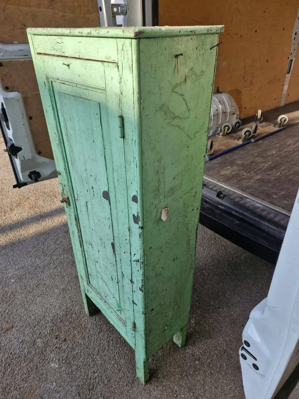 Illustration numéro 4 du produit Armoire