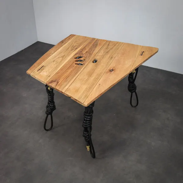Illustration numéro 4 du produit Table à manger Hosepipe par Sander Bokkinga pour BOK, pièce unique, années 2020.