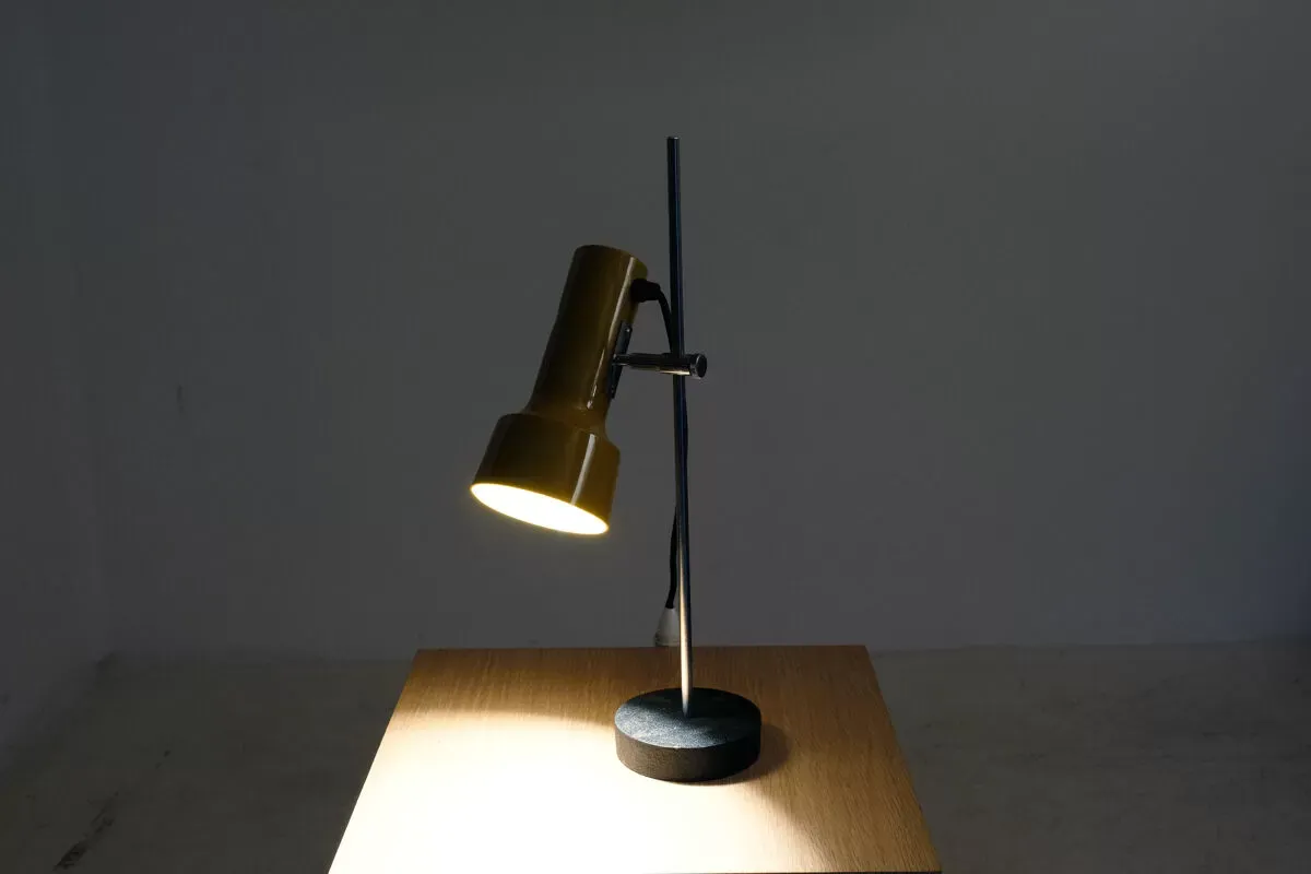 Illustration numéro 4 du produit Lampe style indus 1960's