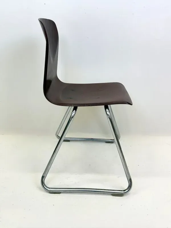 Illustration numéro 4 du produit Suite de 6 chaises S22 — Thur-Op Seat, années 1970