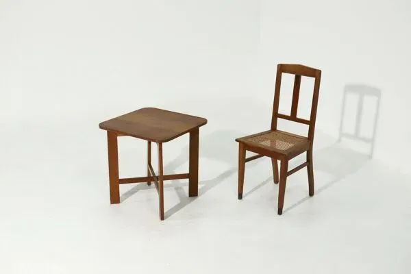 Illustration numéro 4 du produit Table d'appoint moderniste en chêne de l'école d'Amsterdam, années 1920