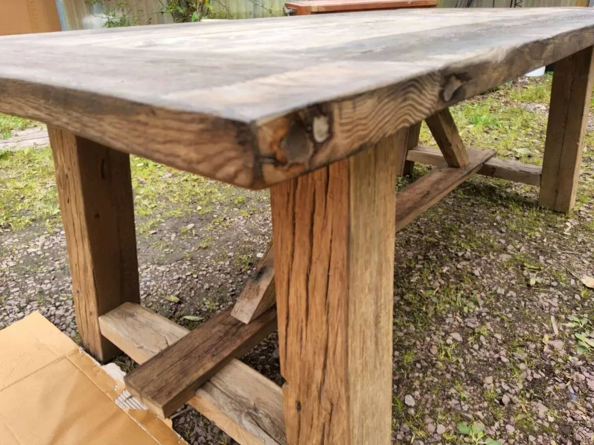 Illustration numéro 4 du produit Table de ferme