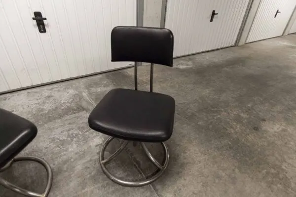 Illustration numéro 4 du produit Chaise de bureau tournantes Armée française cuir neuf