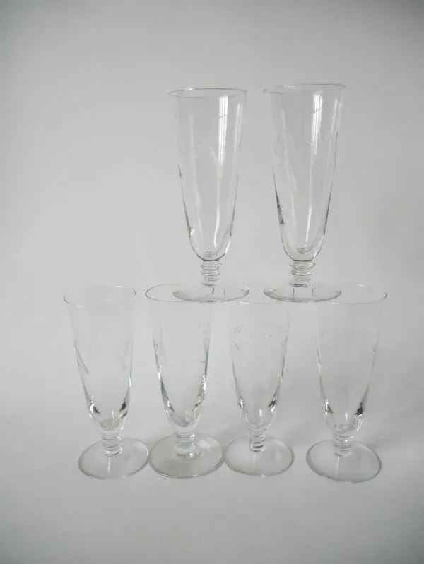 Illustration numéro 4 du produit Lot de 6 flûtes à champagne gravées 1960