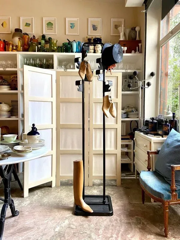 Illustration numéro 4 du produit Porte-manteaux 8 patères en métal et plastique noir par Jean-Pierre Vitrac pour Manade, années 1970