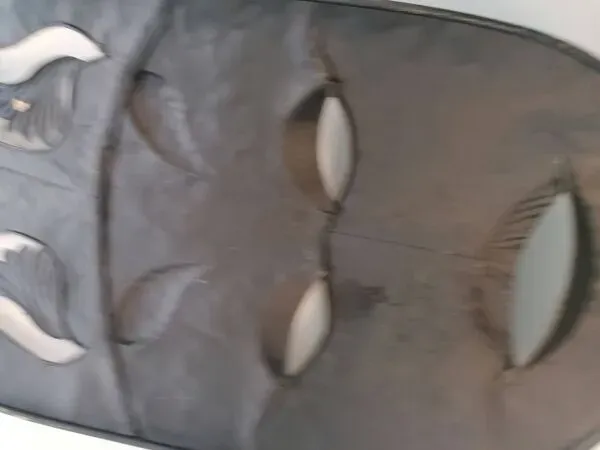 Illustration numéro 4 du produit Masque mural décoratif en métal sculpté