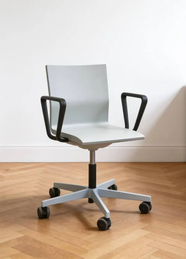 Illustration numéro 4 du produit Suite de 10 chaises 04, Vitra