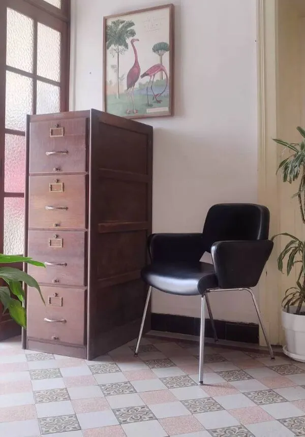 Illustration numéro 4 du produit Ancien meuble colonne de métier, meuble à tiroirs de notaire en chêne