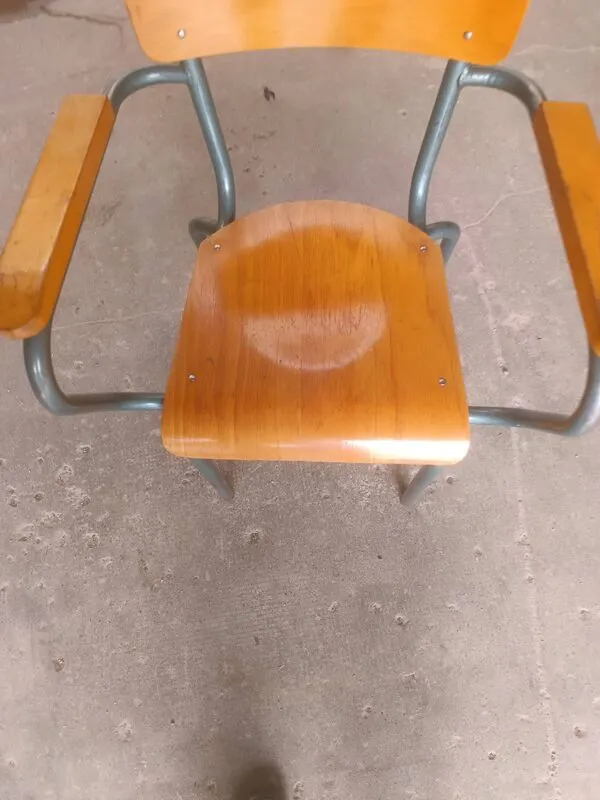 Illustration numéro 4 du produit Fauteuil de maître d'ecole