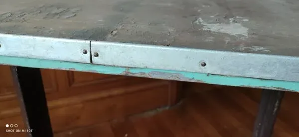 Illustration numéro 4 du produit Ancienne table de bistrot Fischel