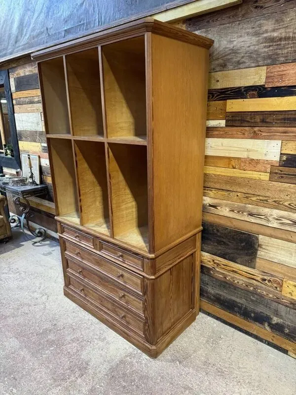 Illustration numéro 4 du produit Meuble de métier en pitchpin - Années 1950 - Commode & Bibliothèque