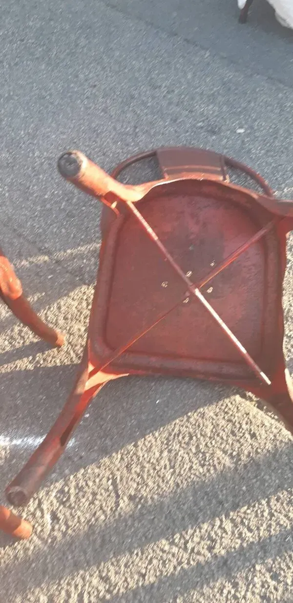 Illustration numéro 4 du produit Chaises tolix