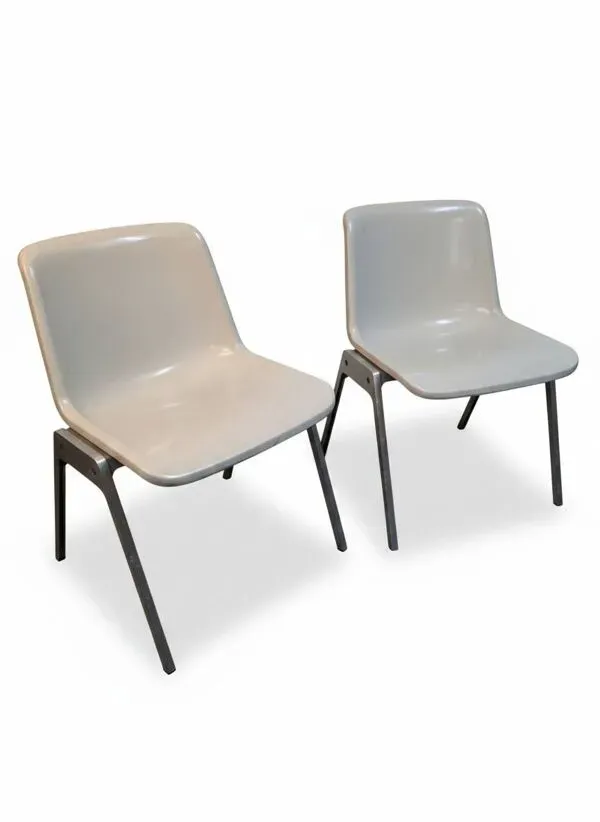 Illustration numéro 4 du produit Paire de chaises vintage Wilkhahn Coque fibre de verre Aluminium 1970