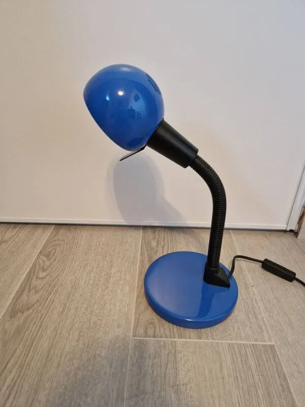 Illustration numéro 4 du produit Lampe de bureau allemande Brilliant — style vintage, bleu électrique