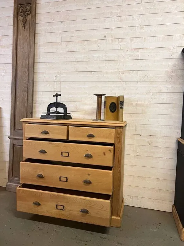 Illustration numéro 4 du produit Meuble de métier à tiroir