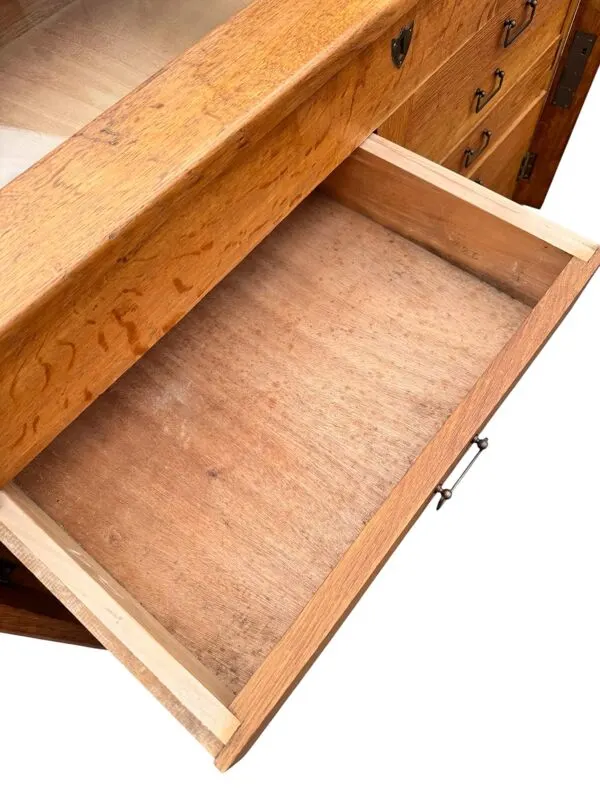 Illustration numéro 4 du produit Ancien meuble de métier à tiroirs
