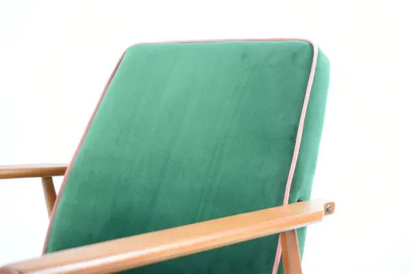 Illustration numéro 4 du produit Fauteuil vintage années 1970 velours bouteille verte