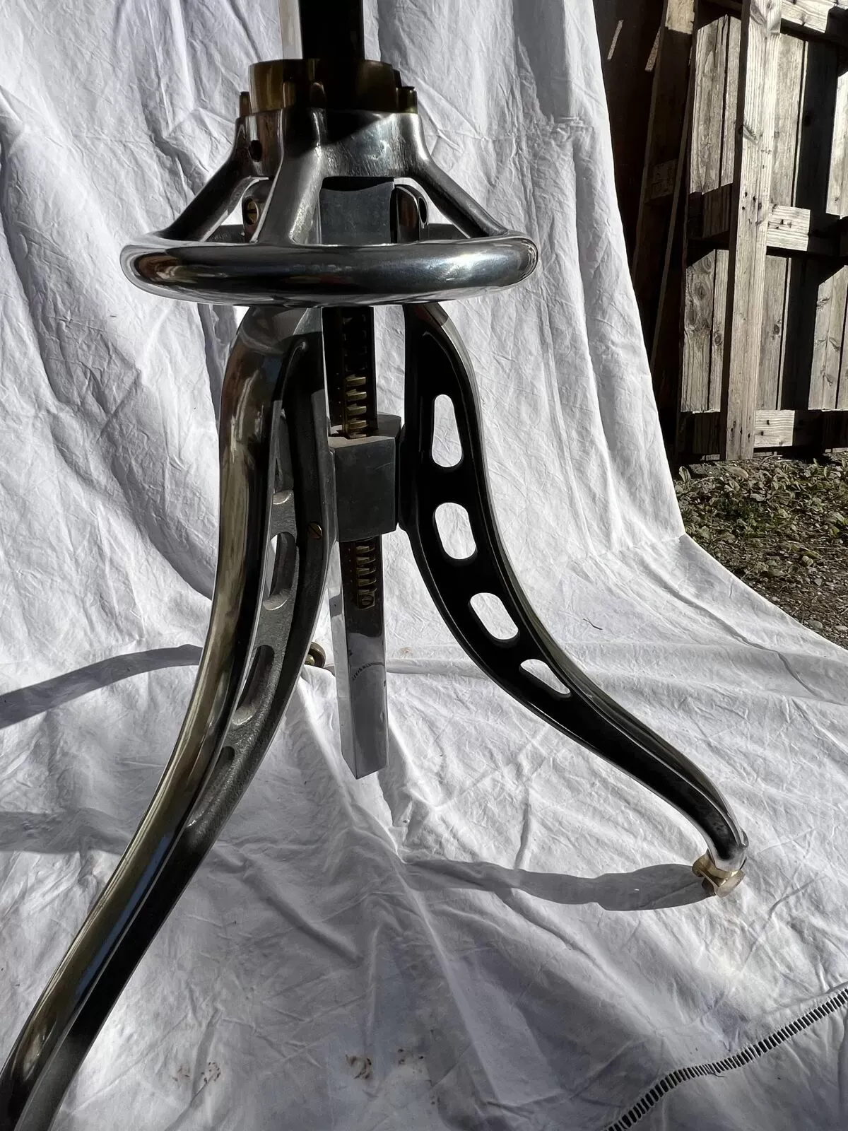 Illustration numéro 4 du produit Table à crémaillère