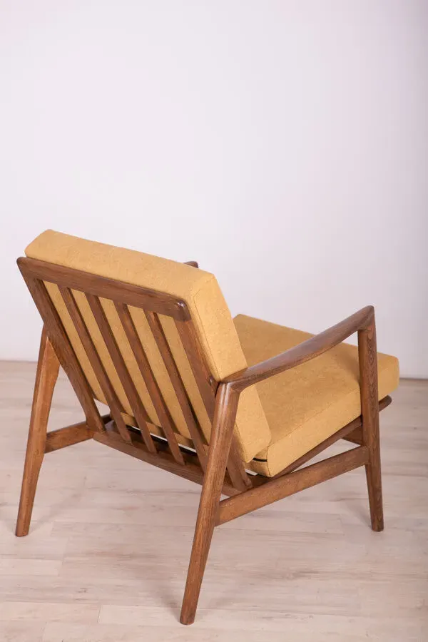 Illustration numéro 4 du produit Paire de fauteuils 300-139 par Swarzędzka Factory, années 1960