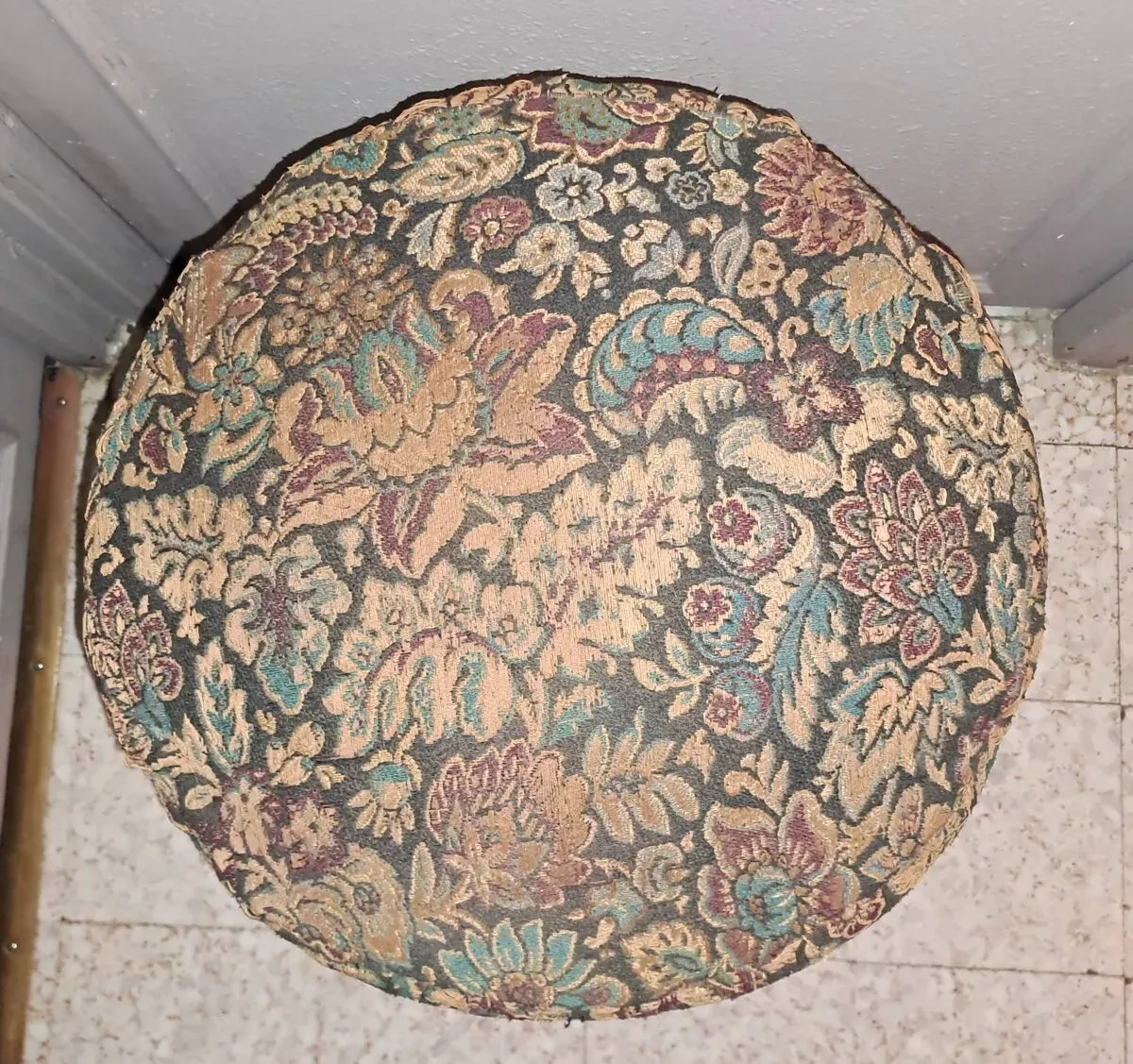 Illustration numéro 4 du produit Tabouret Piano bois noir XIX de style Napoleon III tissu restauration tapissière décoration salon