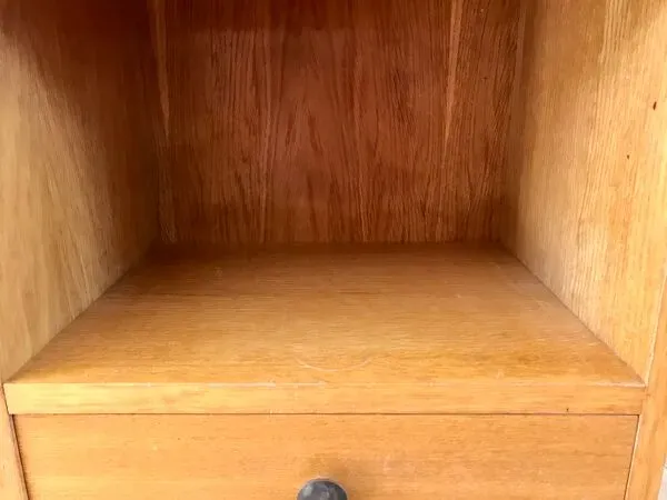 Illustration numéro 4 du produit Meuble de rangement chêne années 50