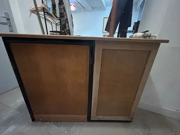 Illustration numéro 4 du produit Bureau d’administration / école / atelier