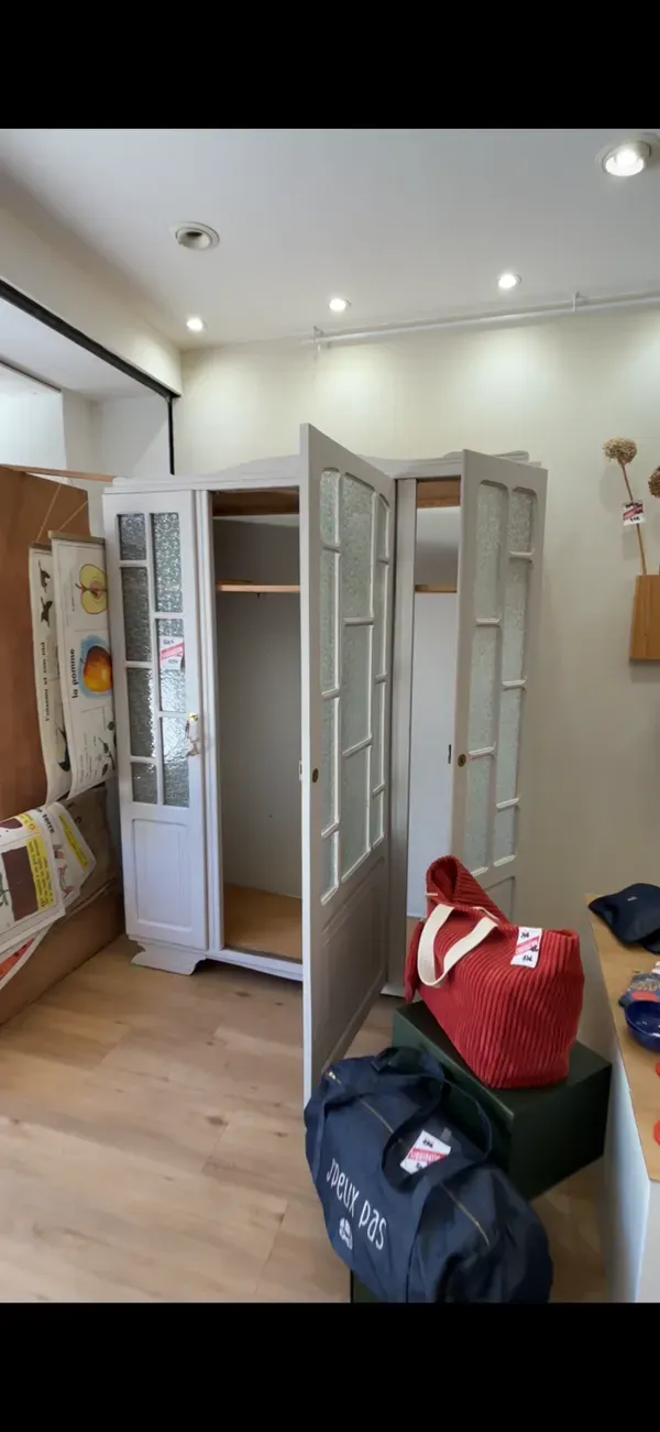 Illustration numéro 4 du produit Armoire parisienne vitrée