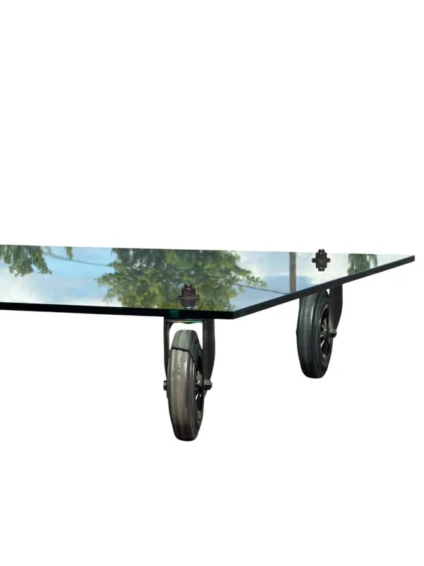 Illustration numéro 4 du produit Table Basse Tavolo con Ruote Gae Aulenti FontanaArte Format XXL 150x100